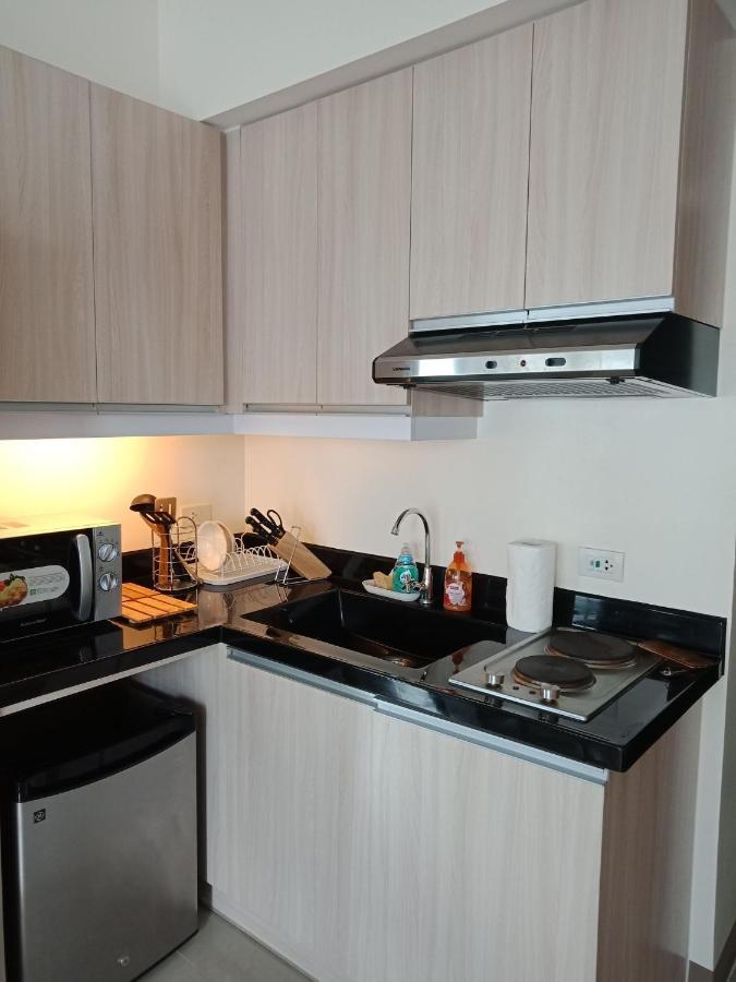 Mabolo Garden Flat A6 With Free Rooftop Pool 세부 외부 사진