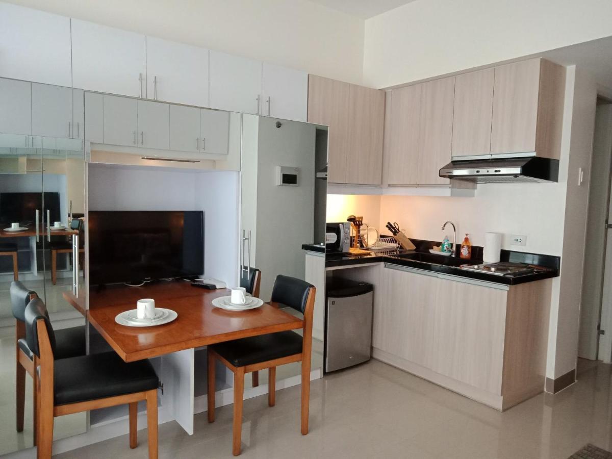 Mabolo Garden Flat A6 With Free Rooftop Pool 세부 외부 사진