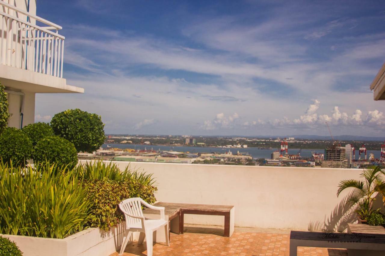Mabolo Garden Flat A6 With Free Rooftop Pool 세부 외부 사진